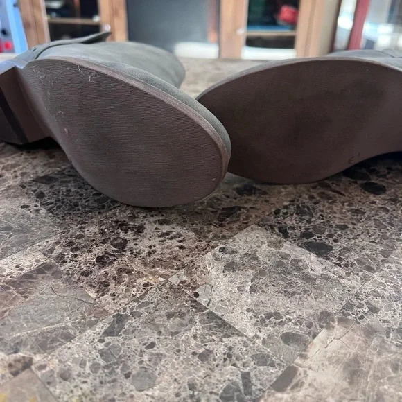 Women's Gray Ankle Boots - Picture 3 of 3